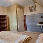 Habitación en casa particular Living *